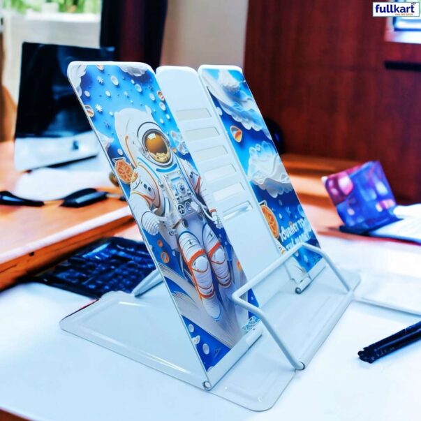 Astronaut Reading Stand